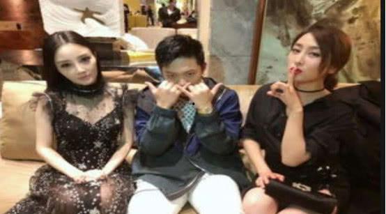 每日吃瓜盘点娱乐圈,每日吃瓜盘点，揭秘明星幕后故事